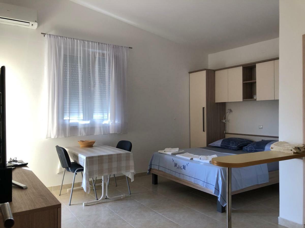 Appartamento Casa Rada Vir Esterno foto