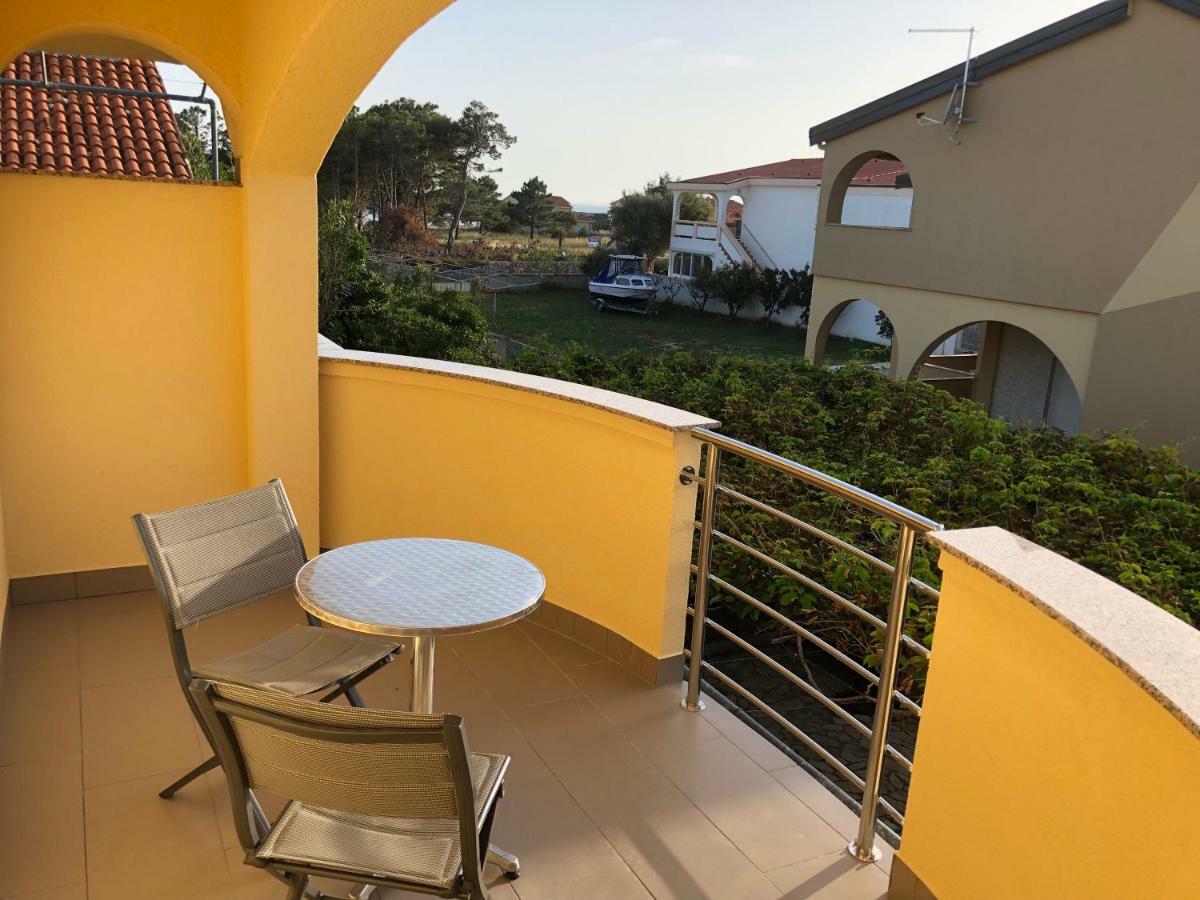 Appartamento Casa Rada Vir Esterno foto