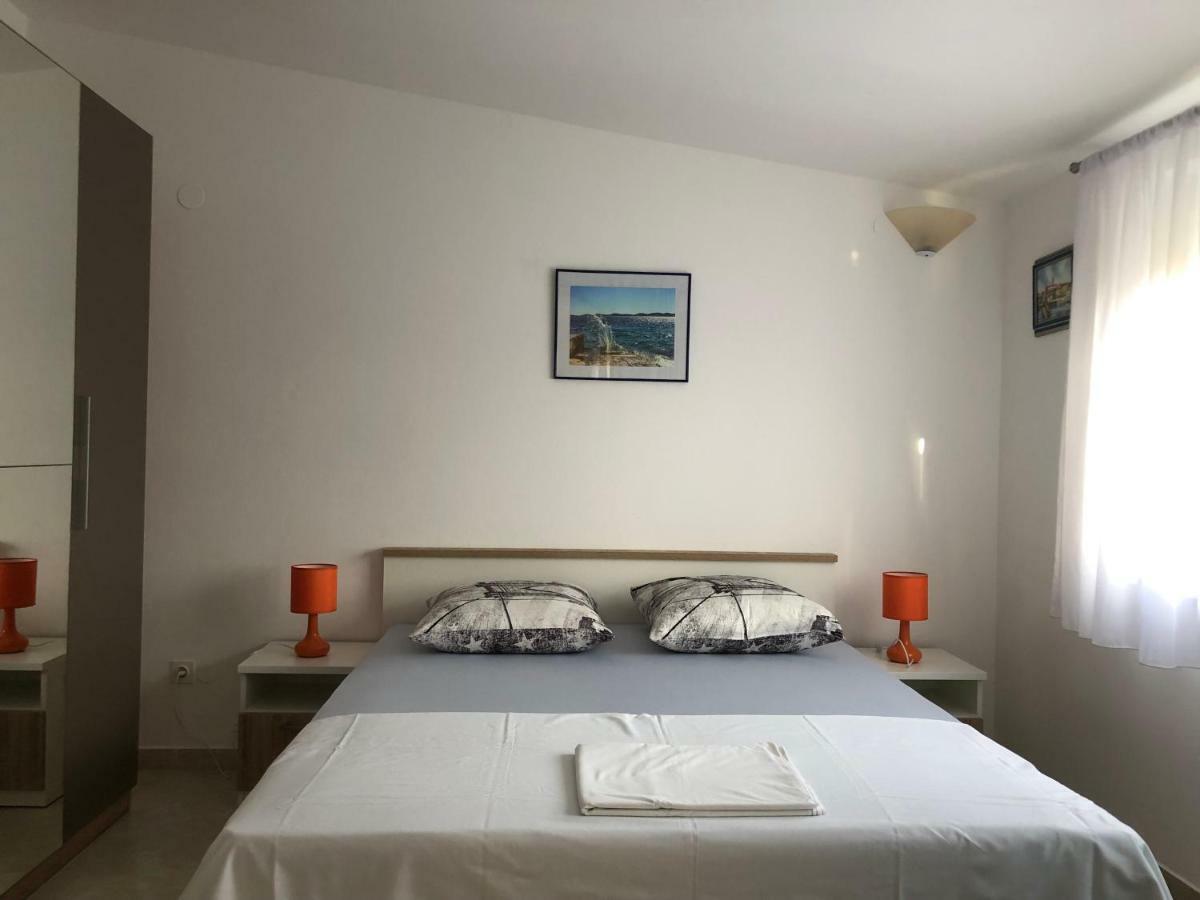 Appartamento Casa Rada Vir Esterno foto