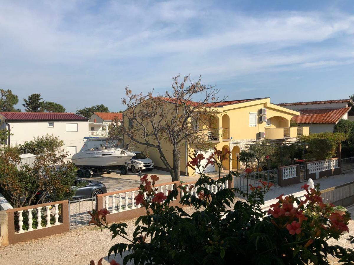 Appartamento Casa Rada Vir Esterno foto