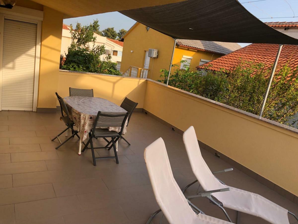 Appartamento Casa Rada Vir Esterno foto