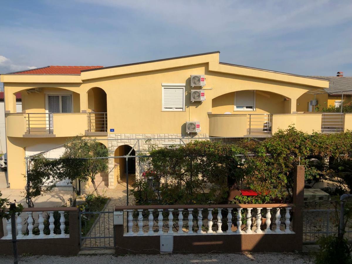 Appartamento Casa Rada Vir Esterno foto