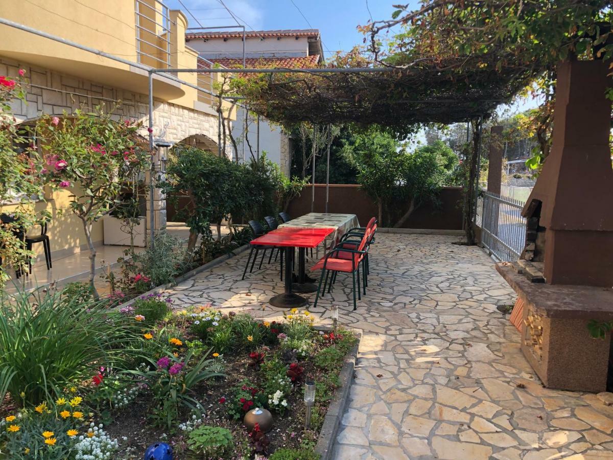 Appartamento Casa Rada Vir Esterno foto