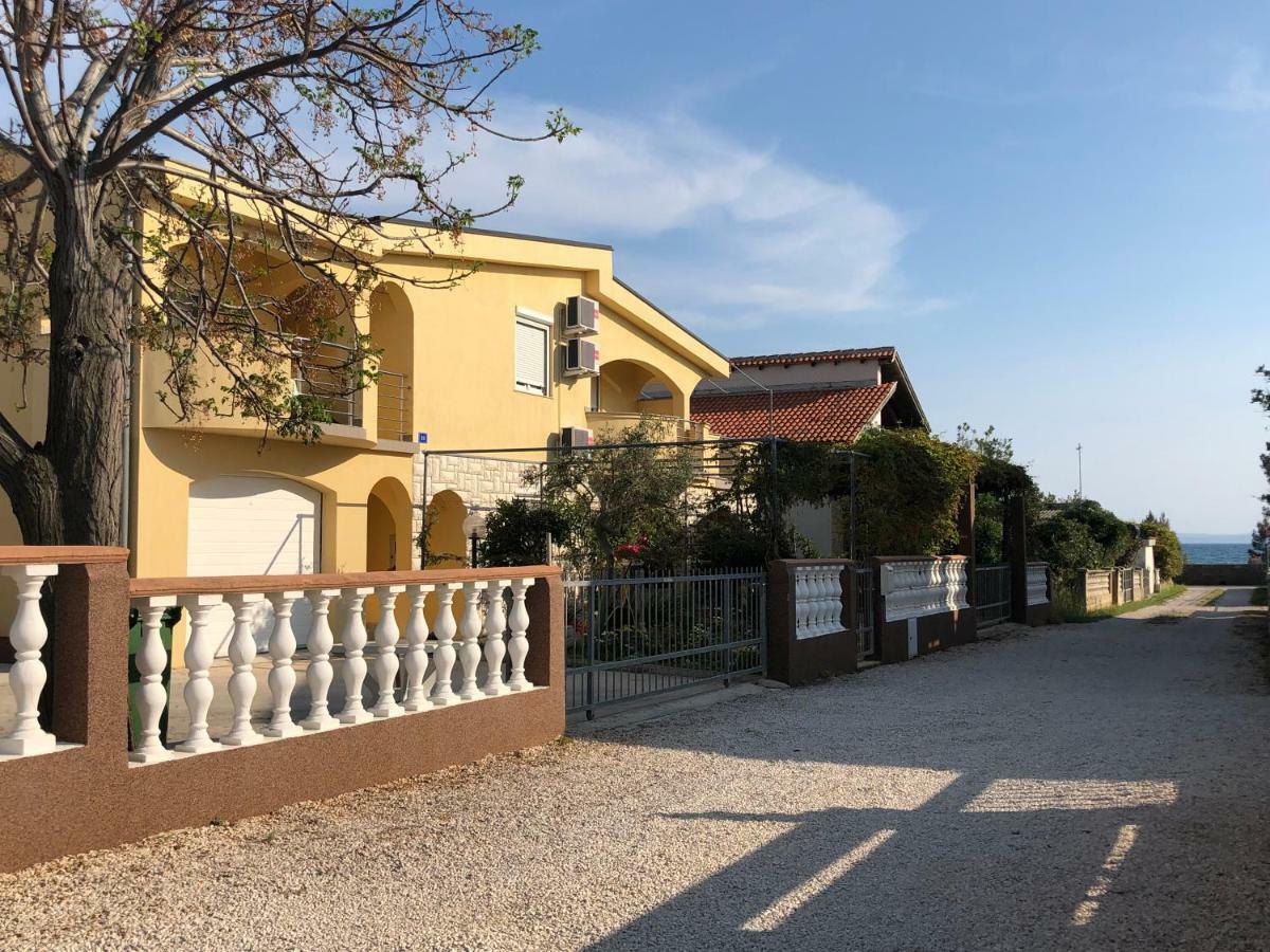 Appartamento Casa Rada Vir Esterno foto