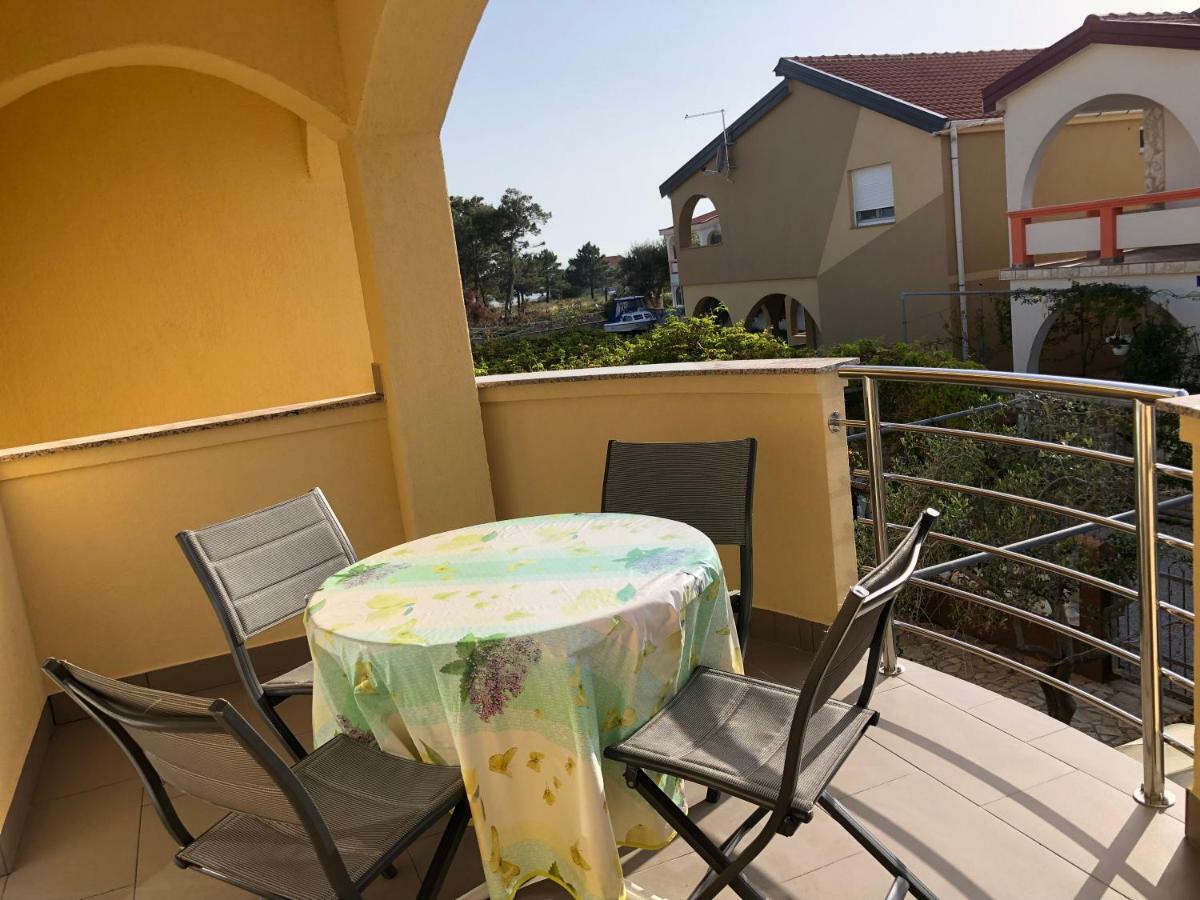 Appartamento Casa Rada Vir Esterno foto