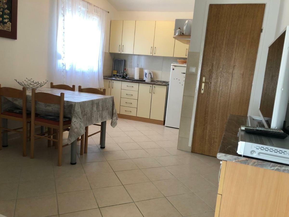 Appartamento Casa Rada Vir Esterno foto